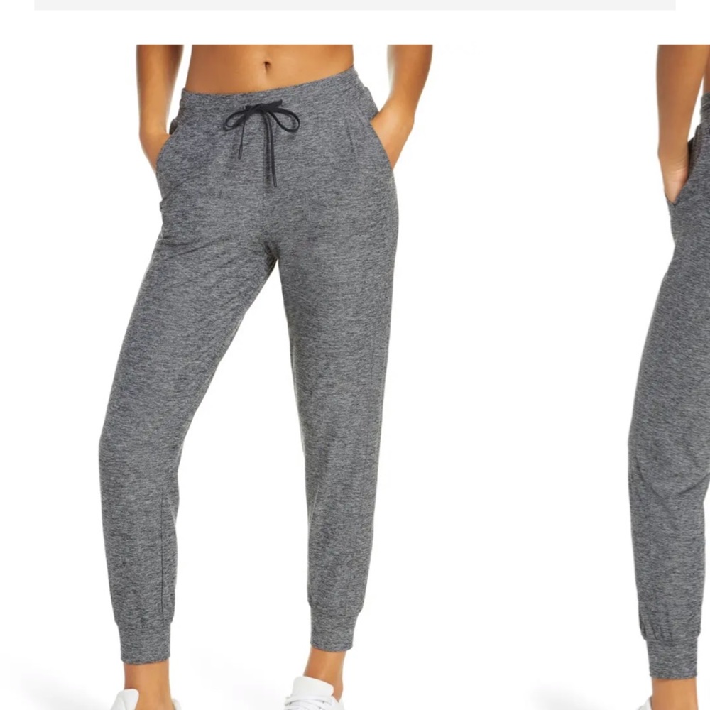 Highly rated live in Zella joggers in gray